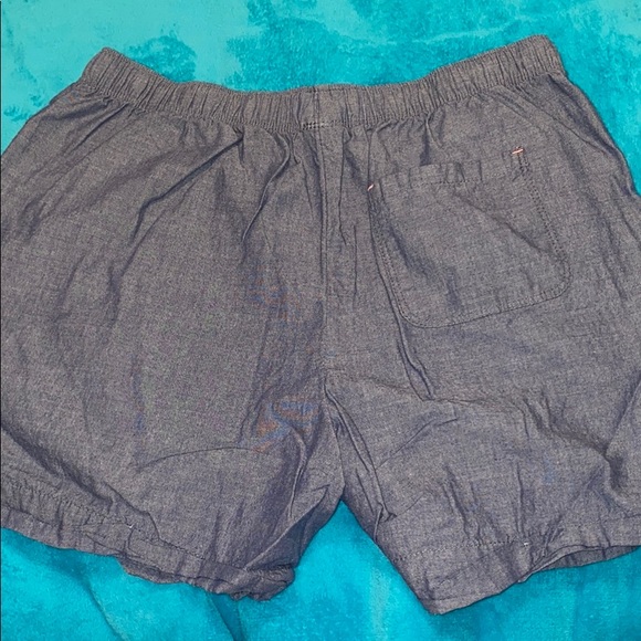 Shorts - Picture 2 of 3